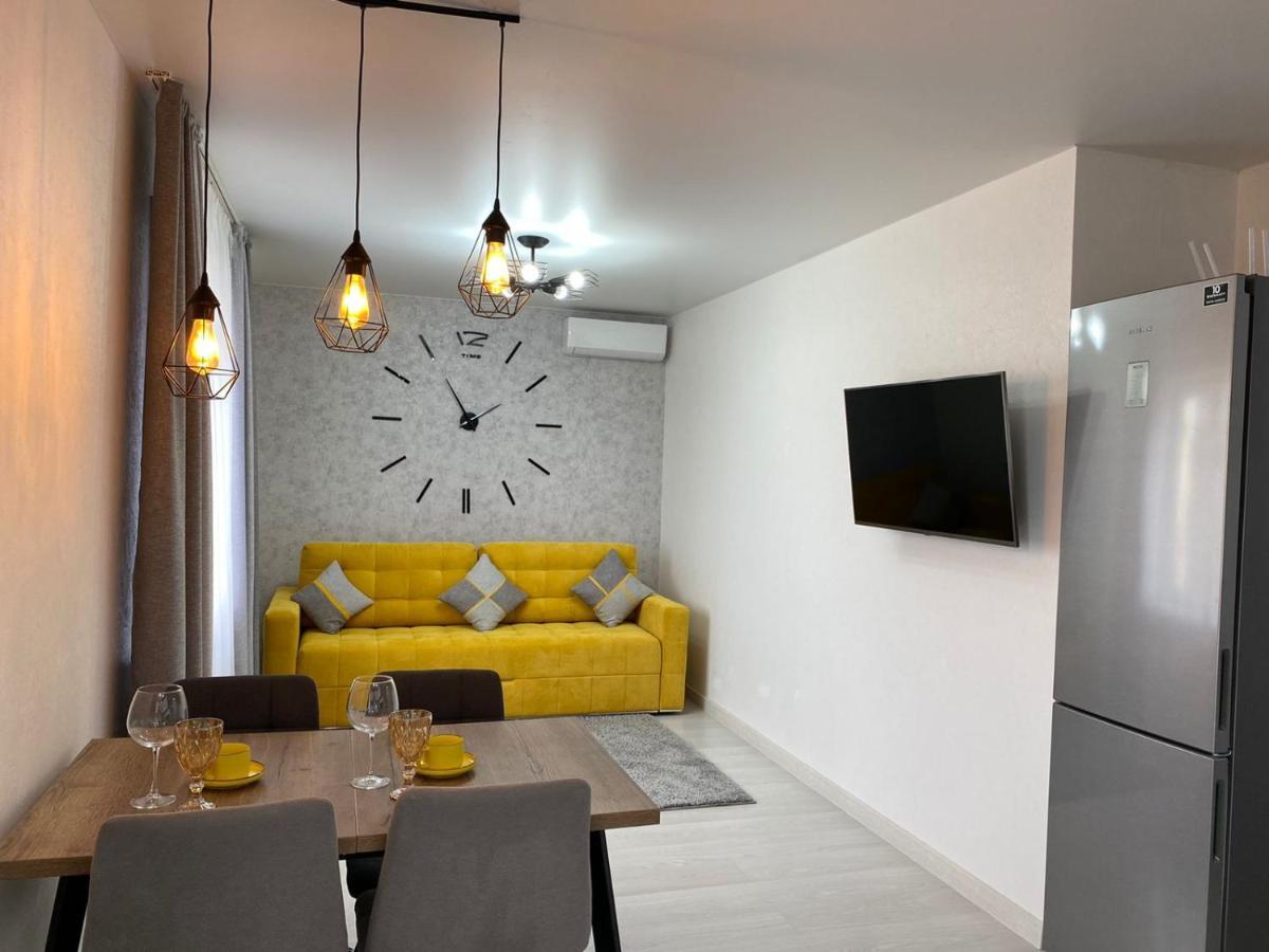 Vip Апартаменты На Жукова Uralsk Exterior foto